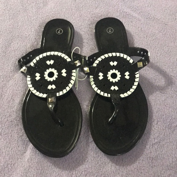 Woman’s sandals - Picture 2 of 2